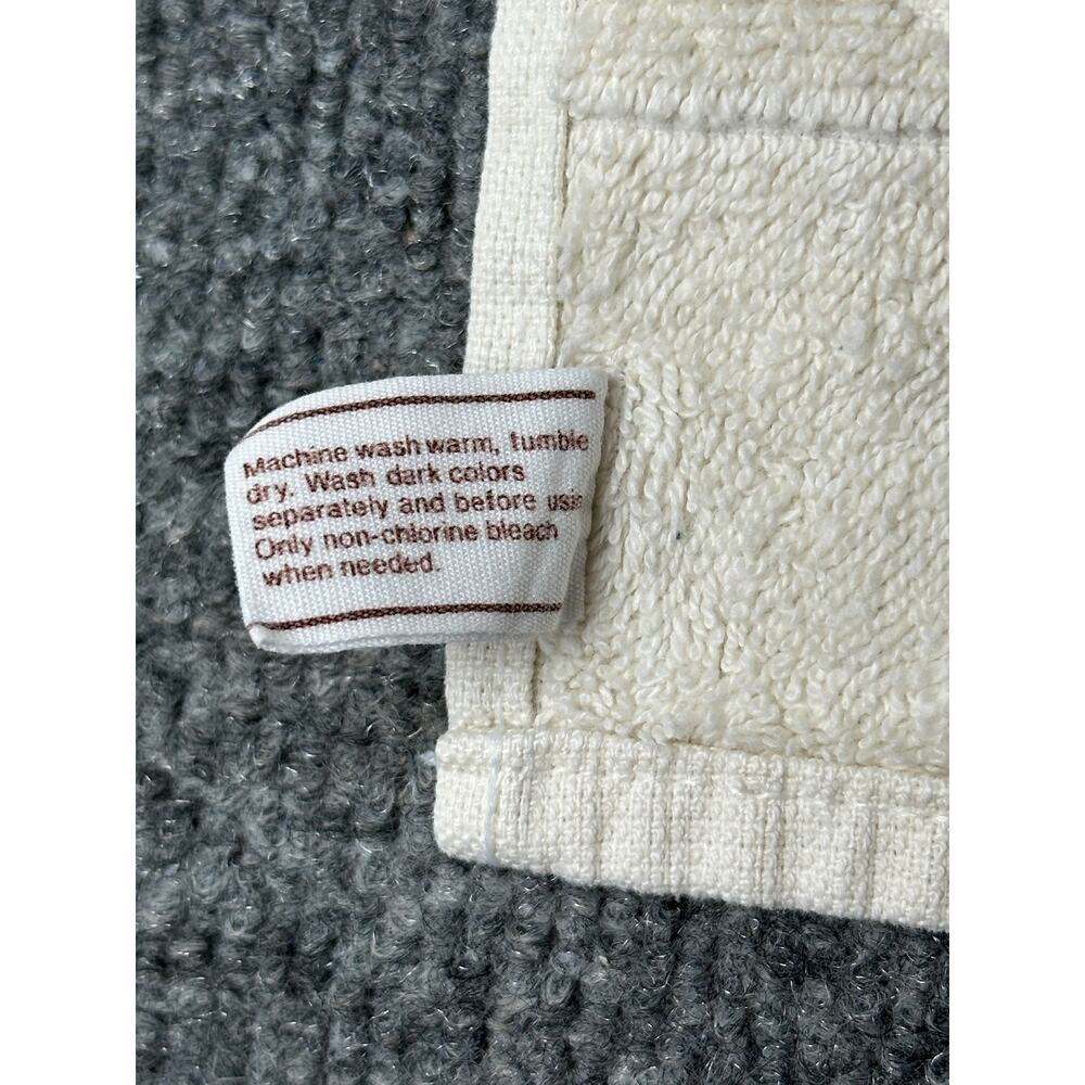 Vintage 80s sculpted cotton blend hand towel sea shells cream 15.5x24 cottage - Picture 7 of 10